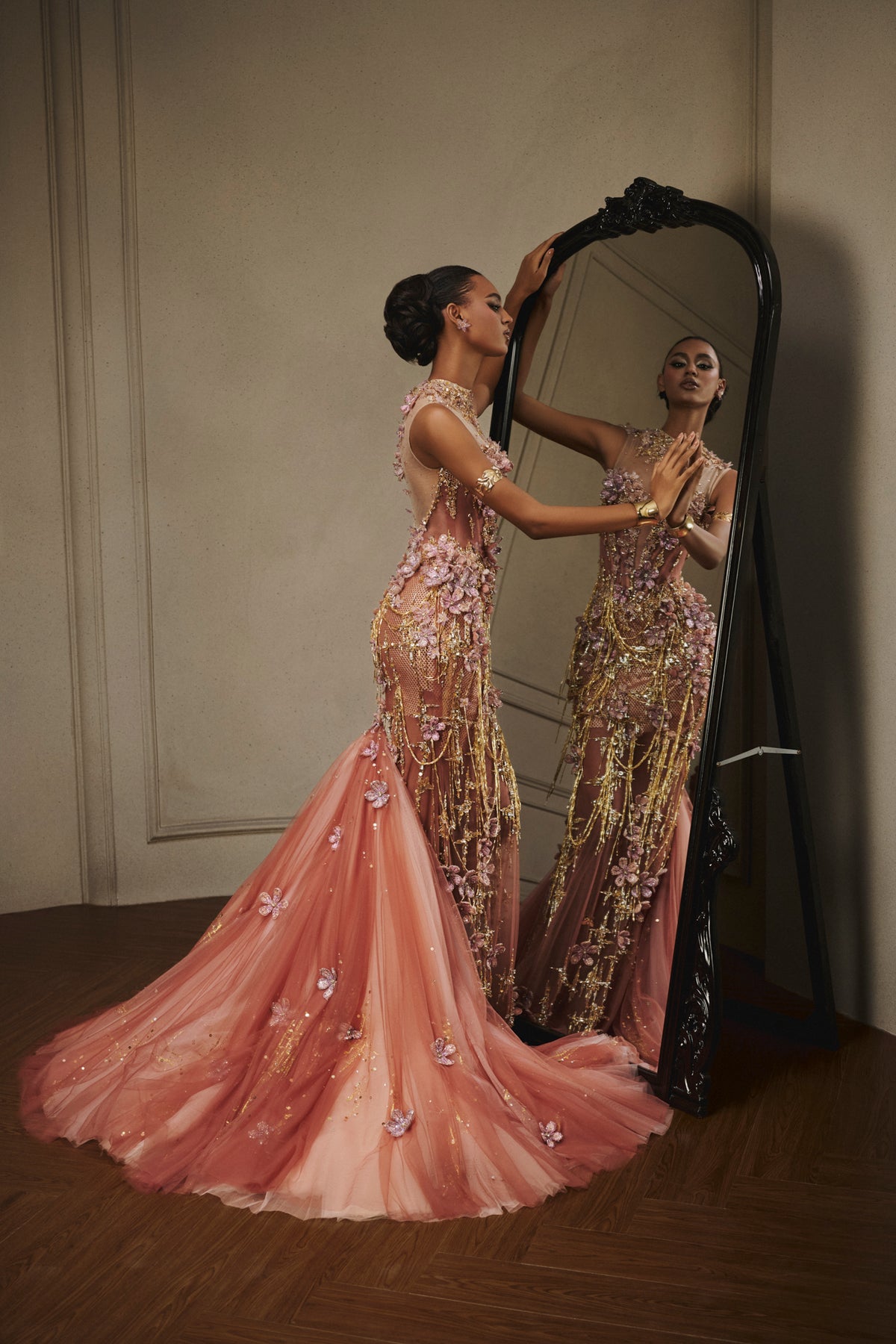 LOOK 21 — Glorious Hour