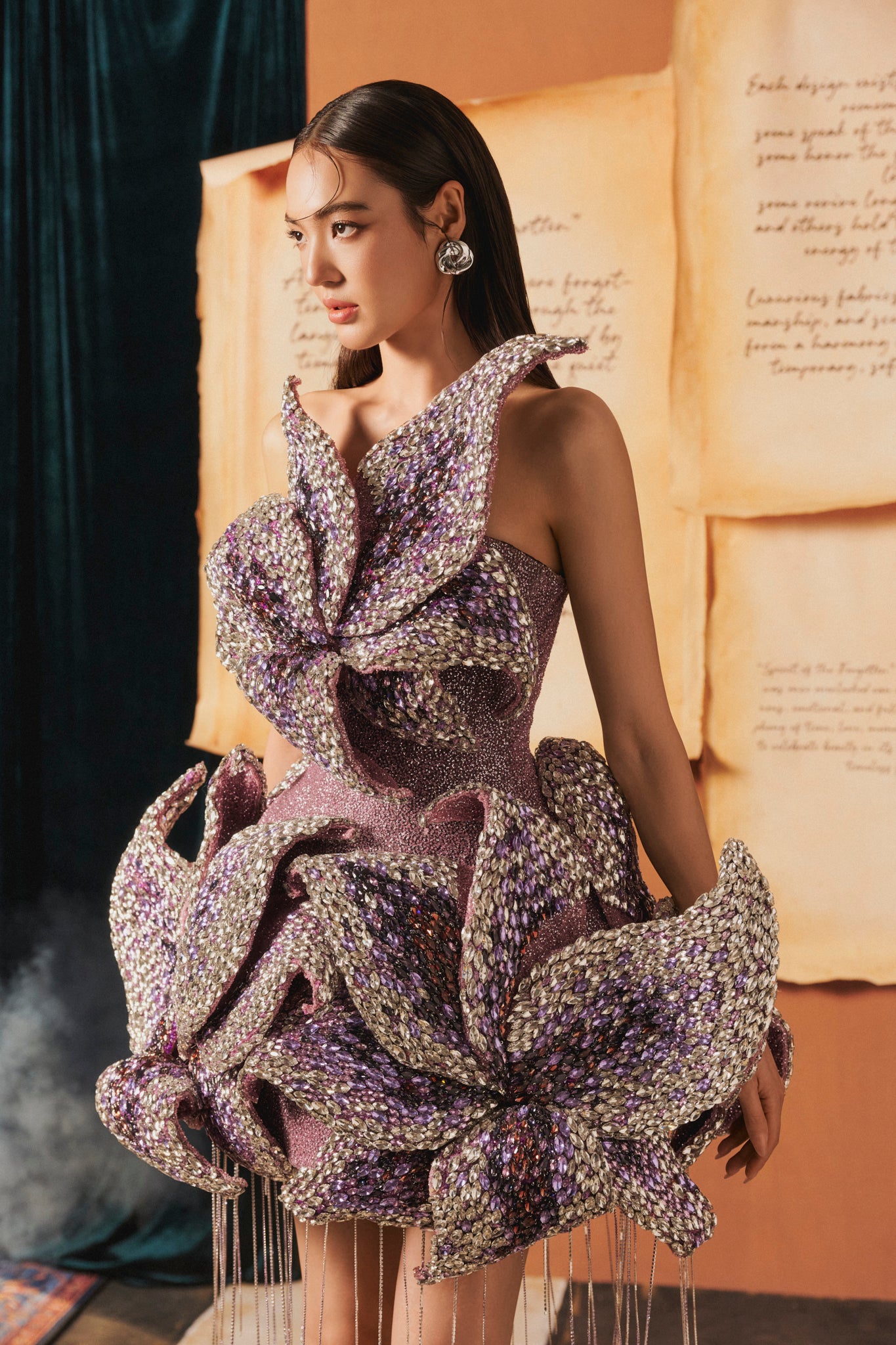 LOOK 7 — Cosmic Lily