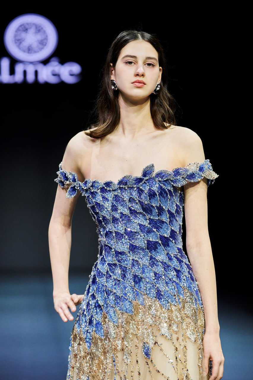 LOOK 18: Sapphire waves