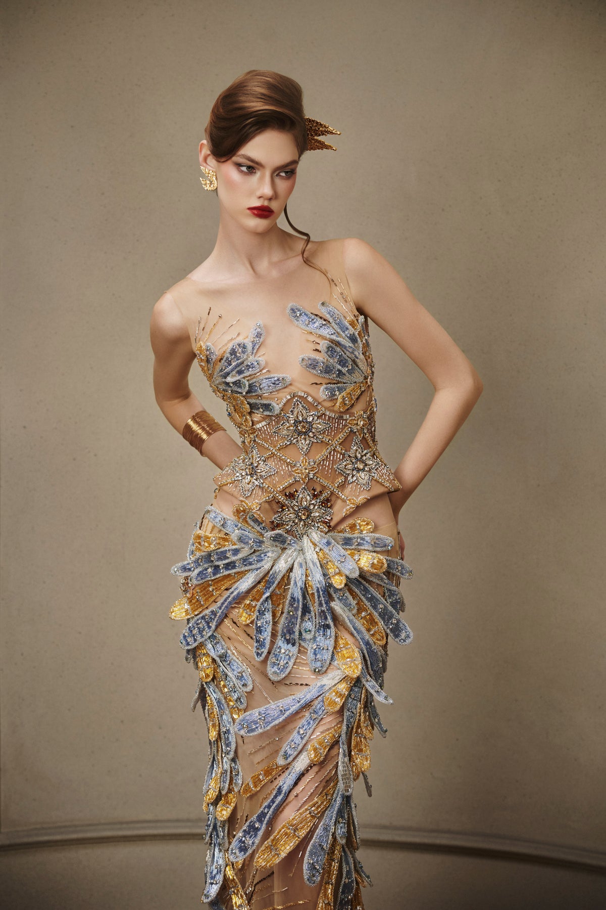LOOK 27 — Myth in Bloom
