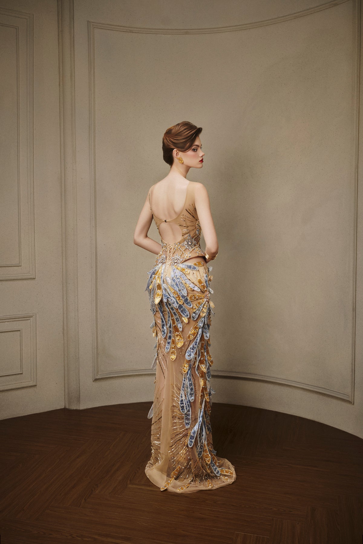 LOOK 27 — Myth in Bloom