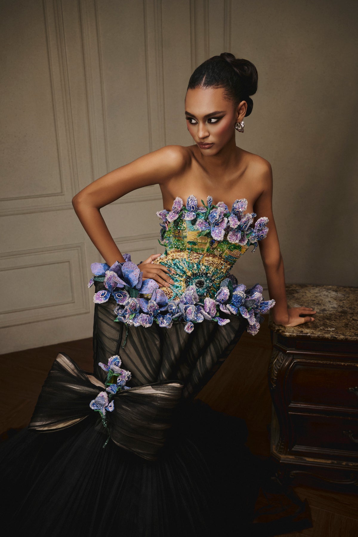 LOOK 1 — Iris En Bouquet