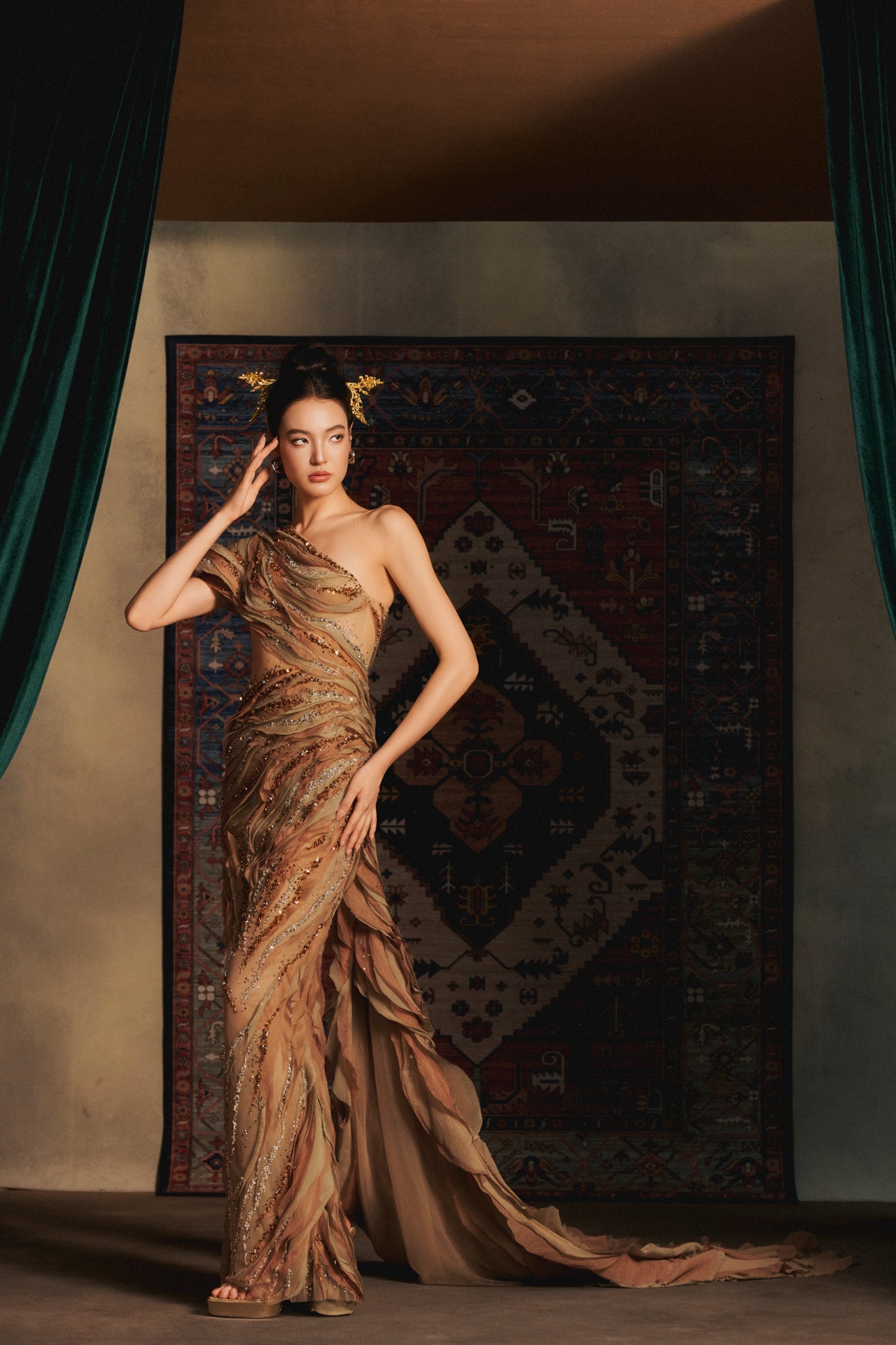 LOOK 12 — Golden Echoes