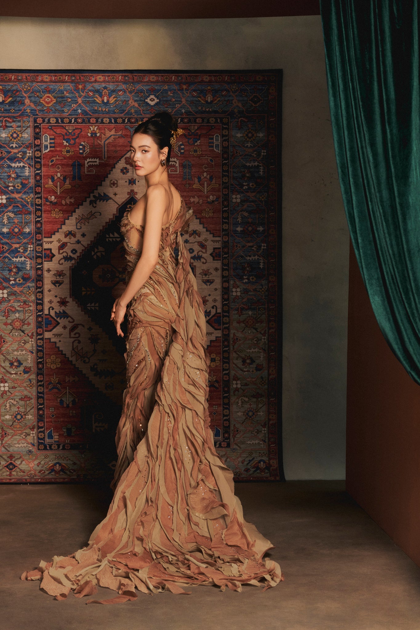 LOOK 12 — Golden Echoes