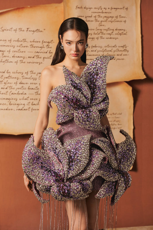 LOOK 7 — Cosmic Lily