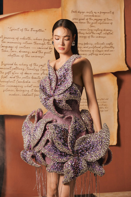 LOOK 7 — Cosmic Lily