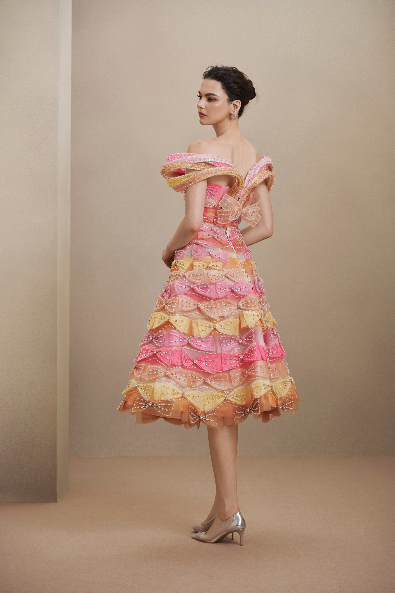 LOOK 8: Sunlit Ribbons