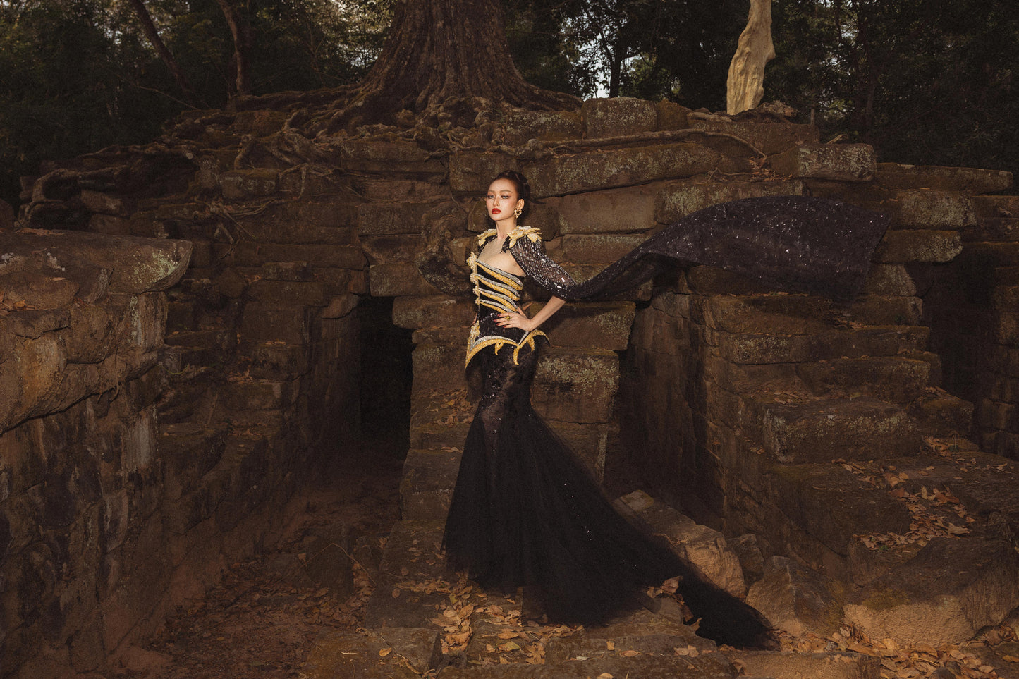 LOOK 02