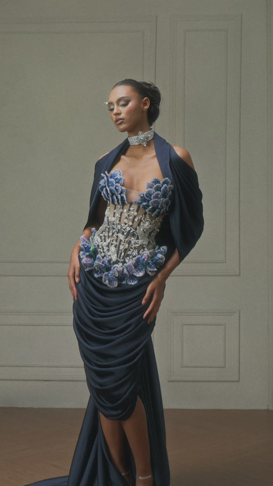 LOOK 7 — La Reine Iris